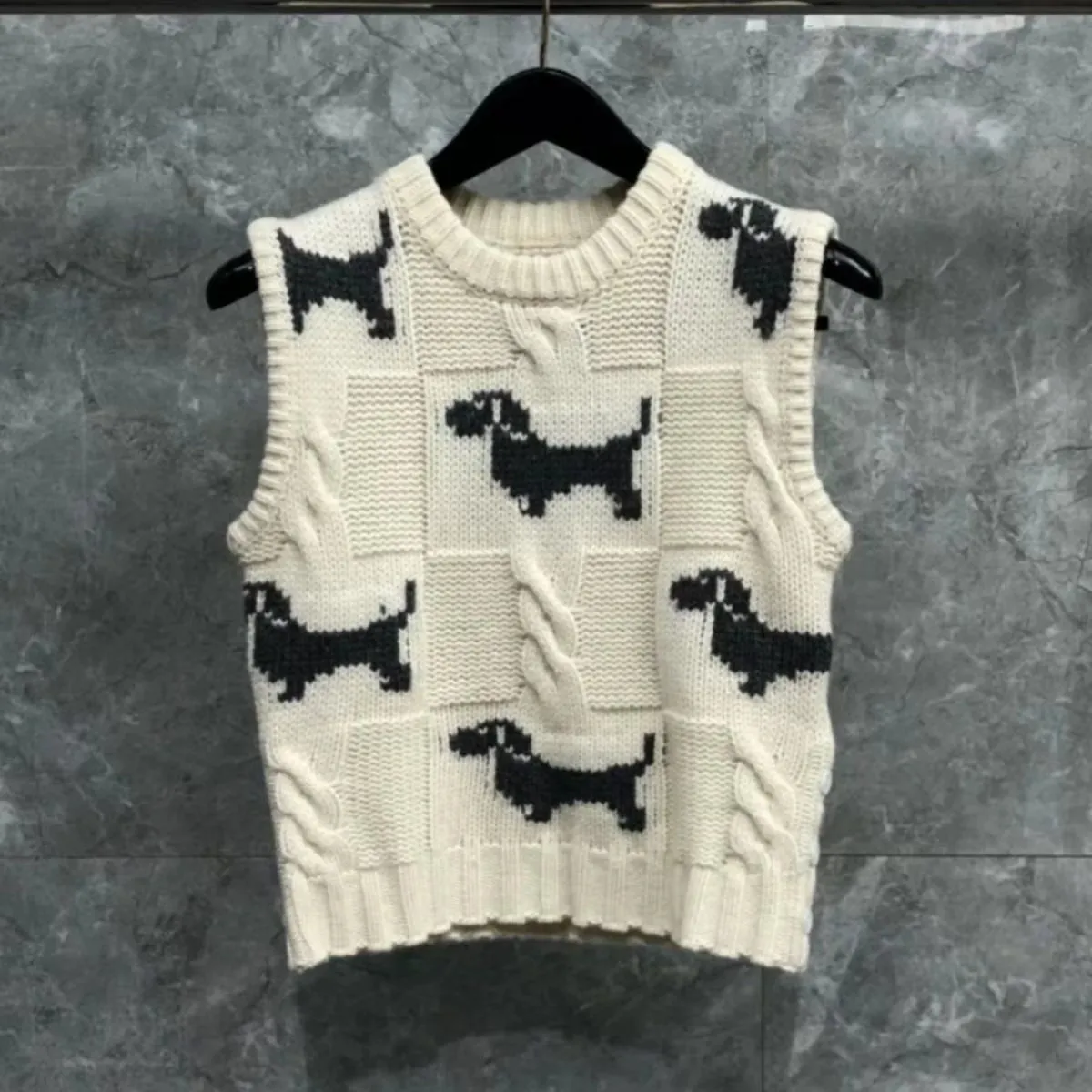 Autumn New Women'S Clothing Korean Wear Lazy Wind Soft Waxy Gentle Atmosphere Contrasting Color Puppy Knitted Vest