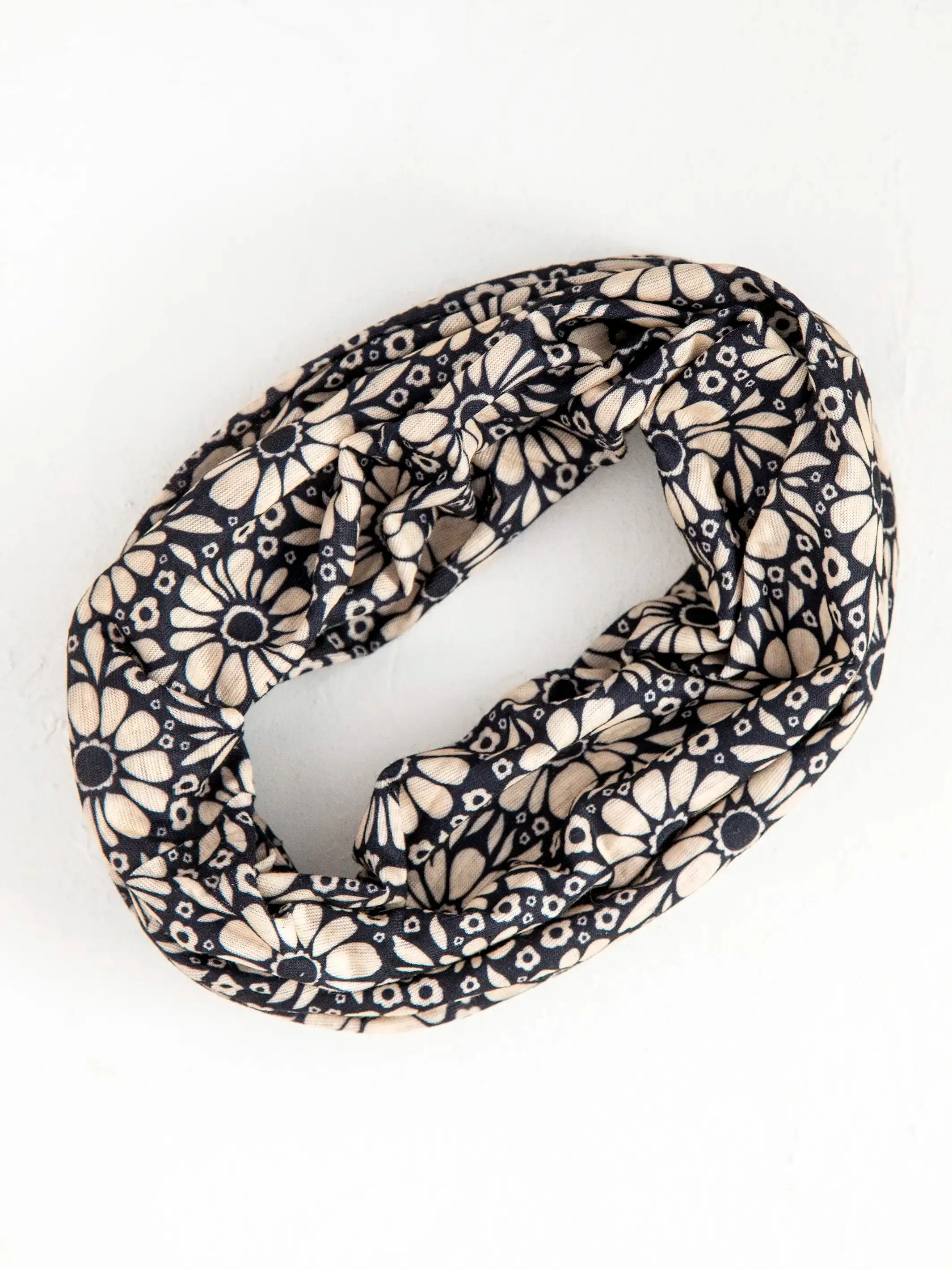 Full Boho Bandeau® Headband - Black White Daisies