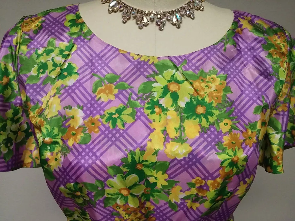 *VINTAGE '50s PURPLE & GREEN LATTICE SATINY METAL ZIPPER DRESS